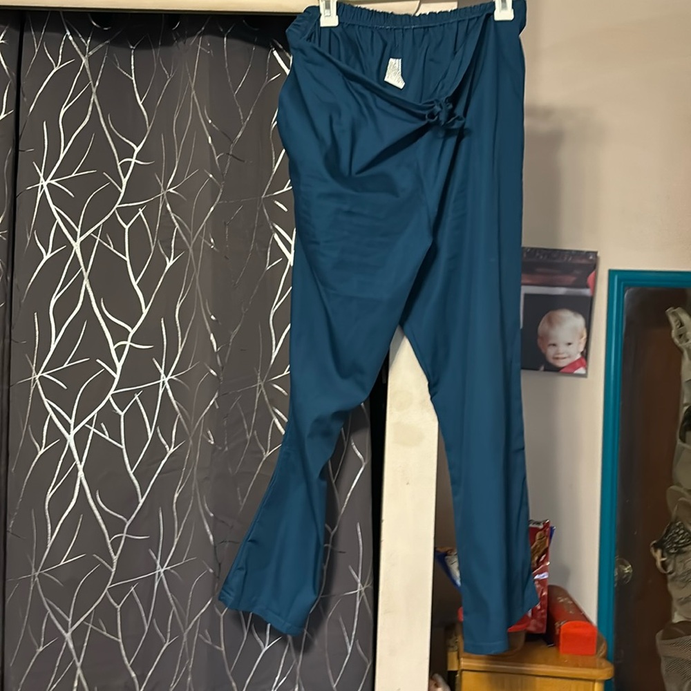 Cherokee uniform pants with pockets stretch back with tie front